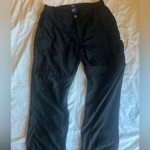 Utex Canada Mens Large 36-38)  Black Cargo Zip Off Convertible Pants/Shorts